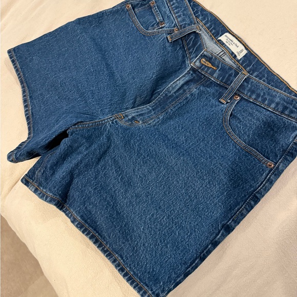 Abercrombie & Fitch Pants - The Dad High Rise Denim Shorts
